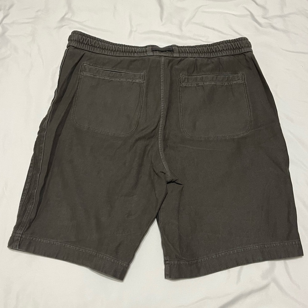 Athleta Farallon Women's Olive Shorts - Picture 7 of 12
